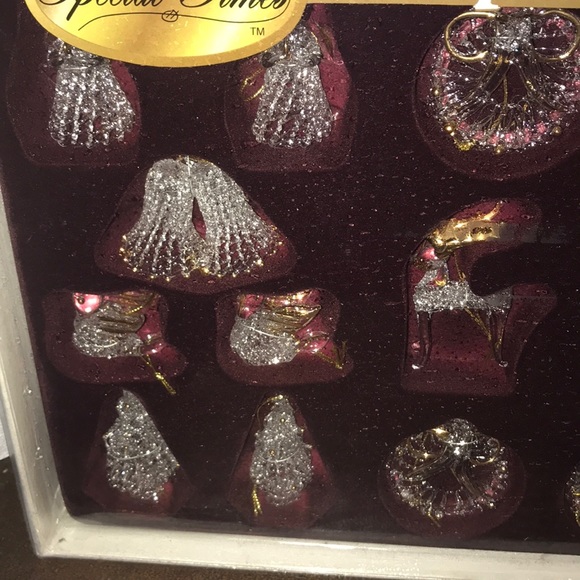 Spun glass ornaments - Picture 3 of 6